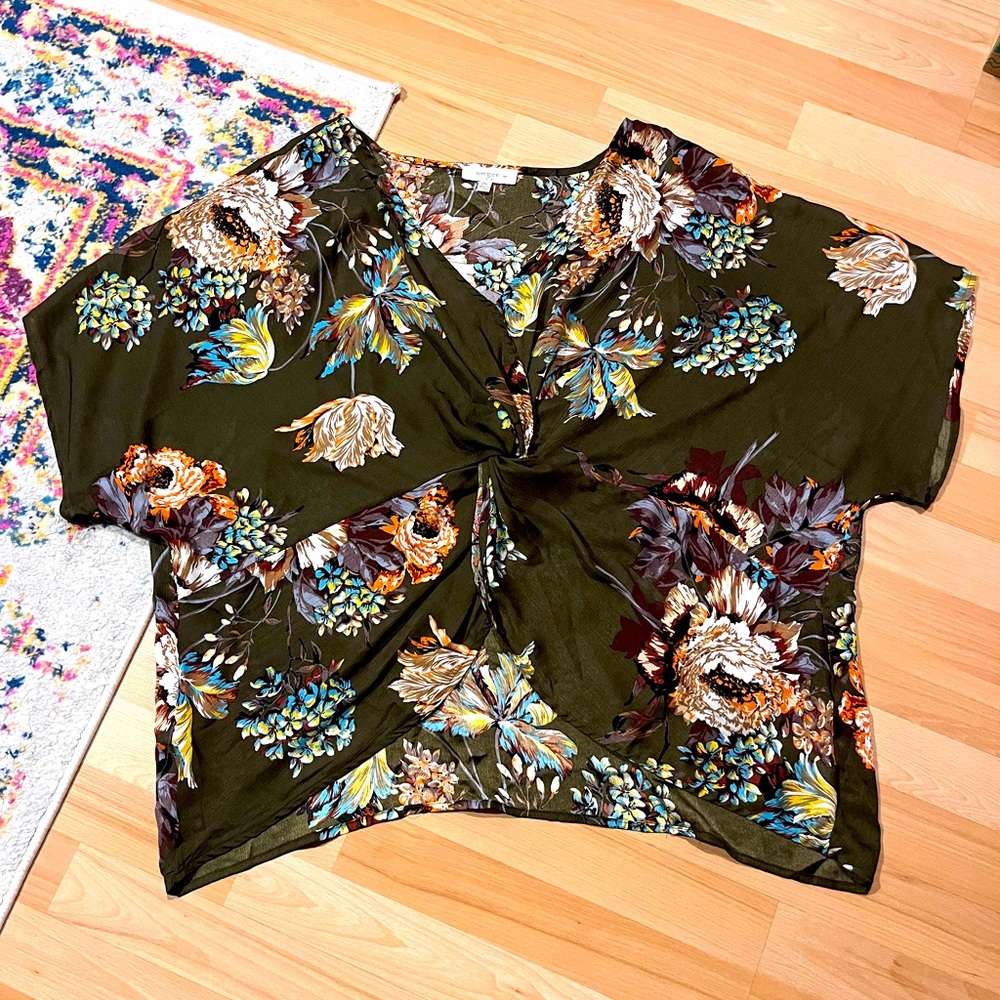 💛2/$20 Floral Umgee Twist Knot Blouse
